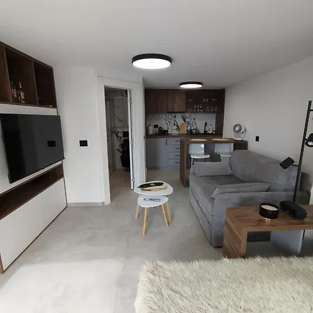 Kosmaj Kosutica - Marija I Ksenija * Koracica